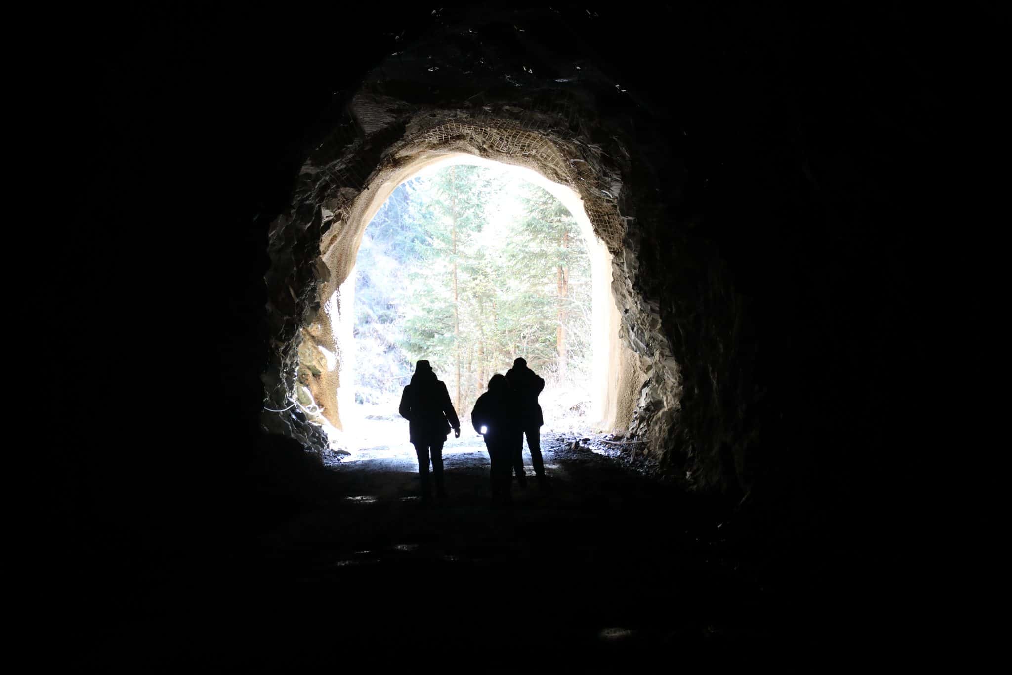 Weg durch den Tunnel